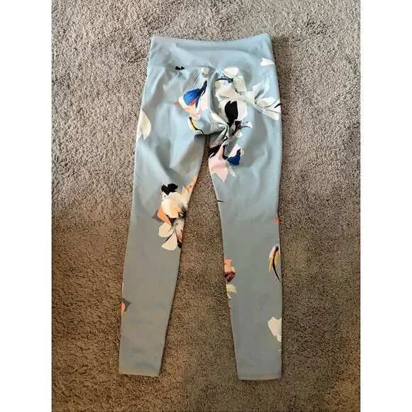 Athleta Paradise Floral Chaturanga High-Waisted Leggings Light Blue Size M - Picture 7 of 7